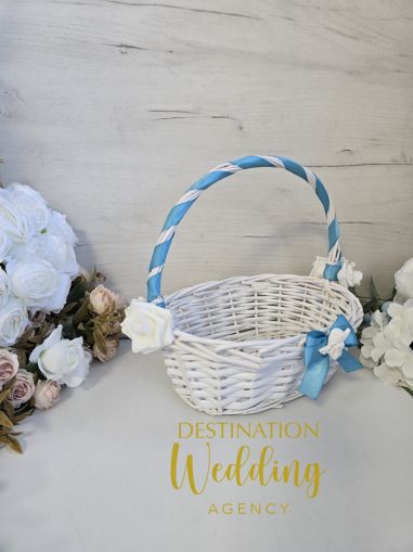 Декорирана кошница в синьо с ангелче