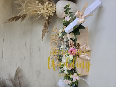 Комплект с украсенa щайгичка за канене на кумове в капучино