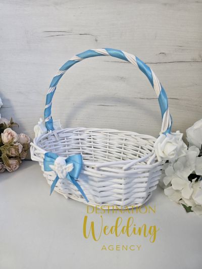 Декорирана кошница в синьо с ангелче