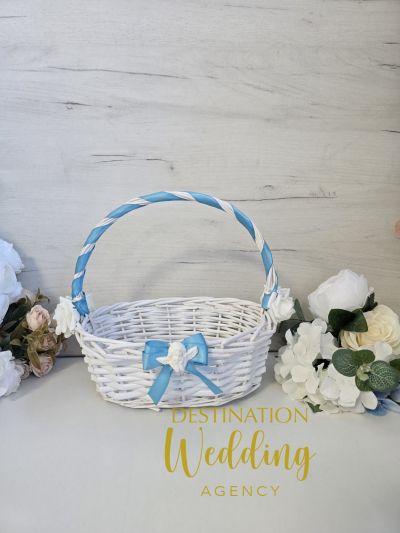 Декорирана кошница в синьо с ангелче